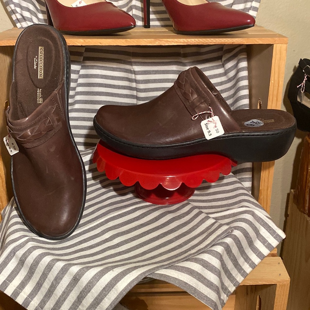 #50 Collection by Clarks Flats - Brown & Black